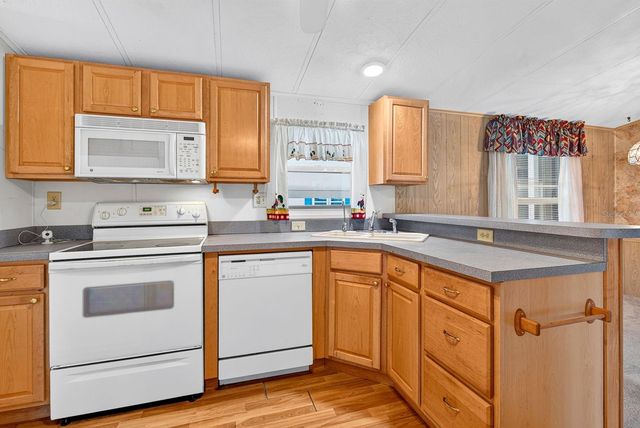 9107 34TH AVENUE E, Palmetto, FL 34221