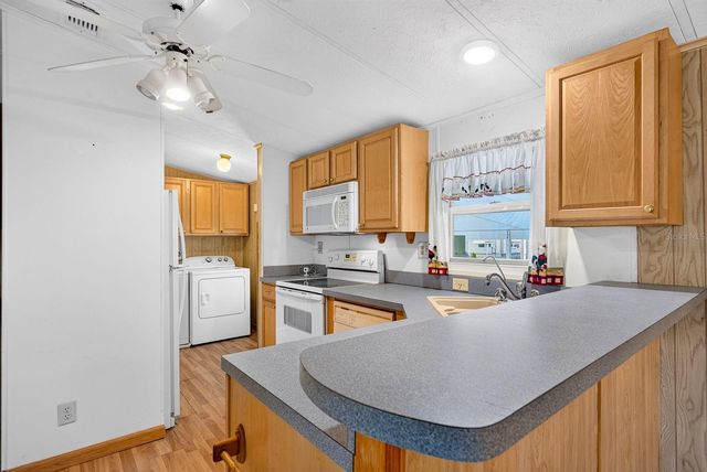 9107 34TH AVENUE E, Palmetto, FL 34221