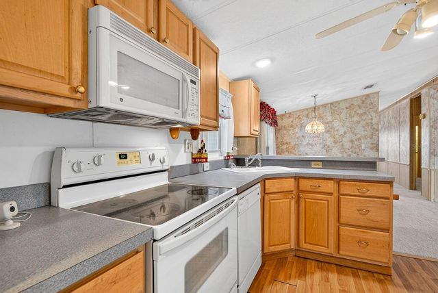 9107 34TH AVENUE E, Palmetto, FL 34221