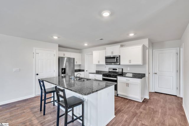 802 Ashwood Way, Easley, SC 29640