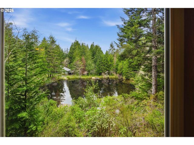 88600 TROUT POND Ln, Bandon, OR 97411