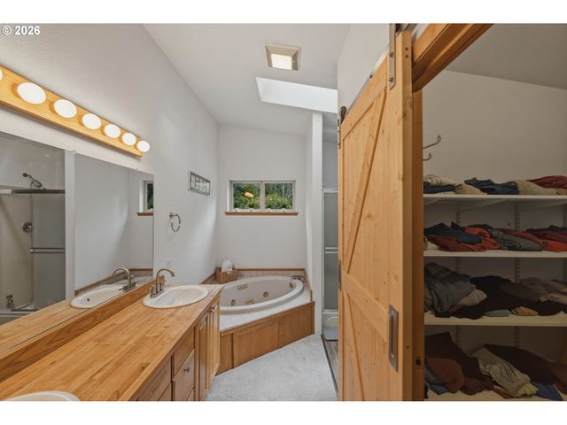 88600 TROUT POND Ln, Bandon, OR 97411