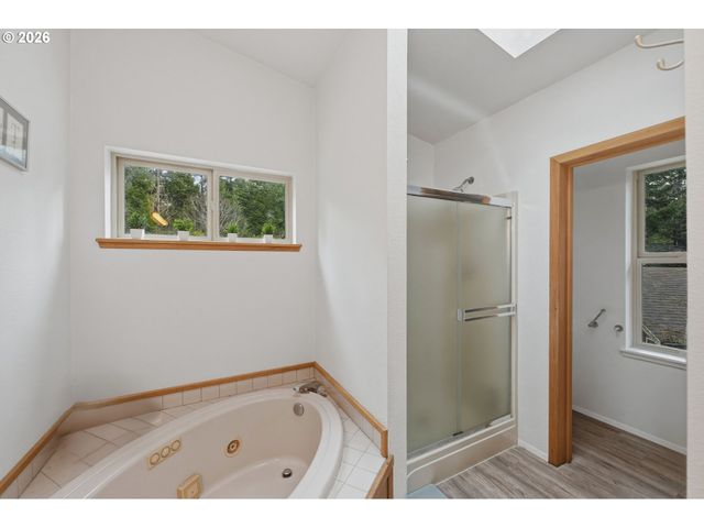 88600 TROUT POND Ln, Bandon, OR 97411