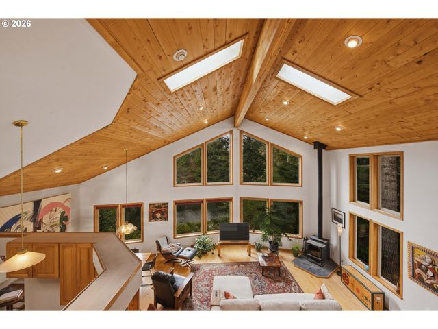 88600 TROUT POND Ln, Bandon, OR 97411