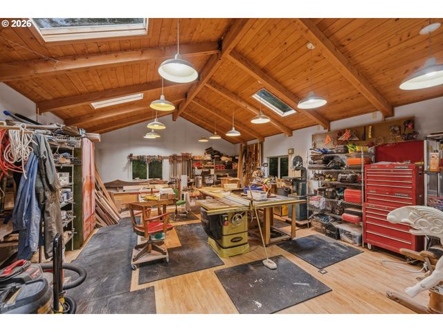 88600 TROUT POND Ln, Bandon, OR 97411