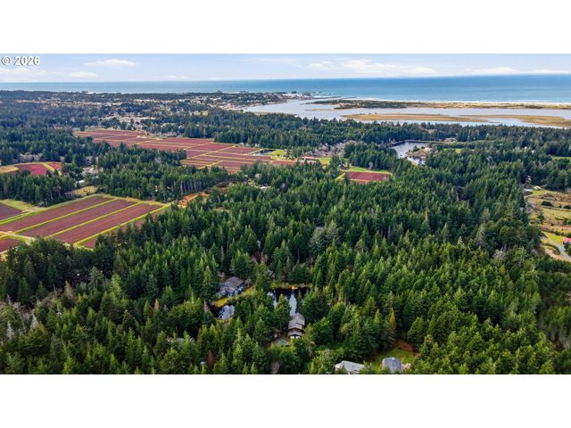 88600 TROUT POND Ln, Bandon, OR 97411