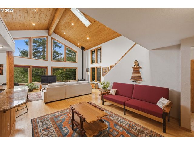 88600 TROUT POND Ln, Bandon, OR 97411