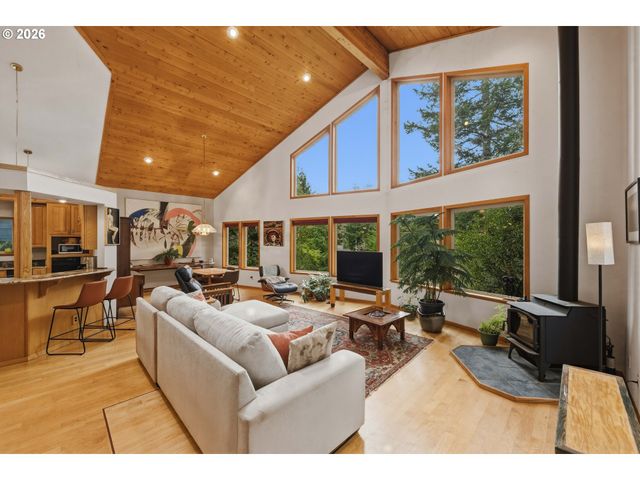 88600 TROUT POND Ln, Bandon, OR 97411