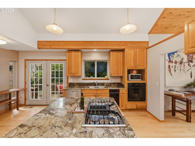 88600 TROUT POND Ln, Bandon, OR 97411