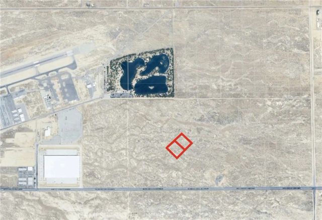 8 W Avenue G, Lancaster, CA 93536
