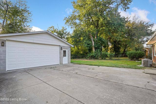 5510 Ripple Ln, Louisville, KY 40218