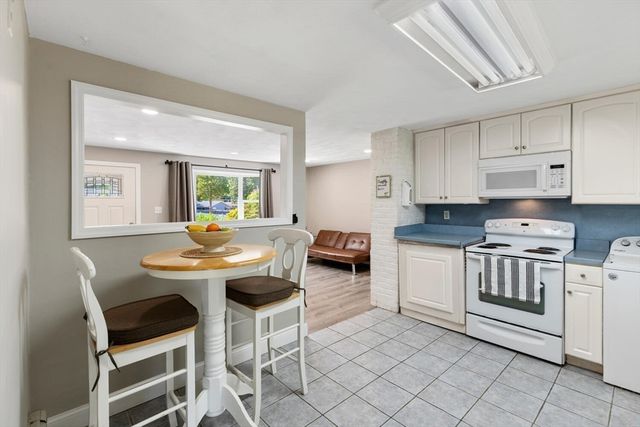 18 Brookfield Dr, Brockton, MA 02302