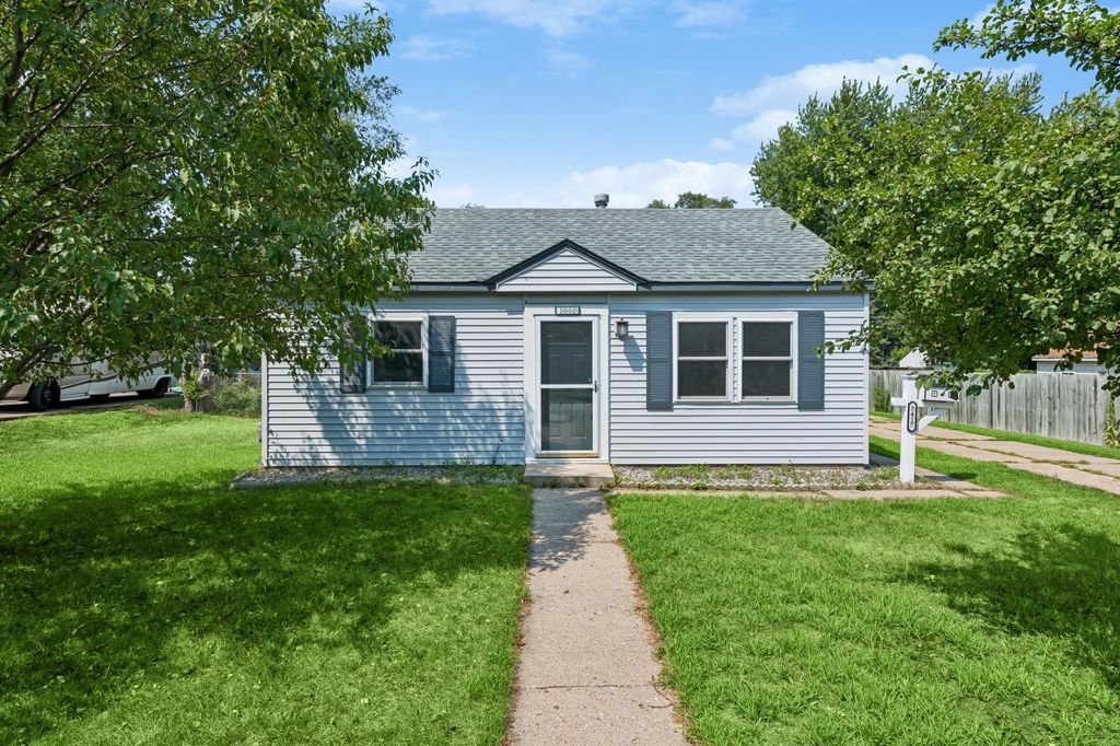 3417 Quail Avenue N, Crystal, MN 55422