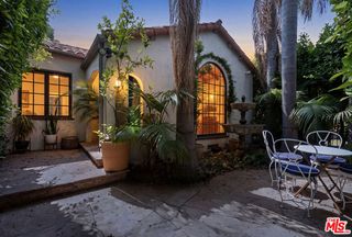 9002 Norma Place, West Hollywood, CA 90069