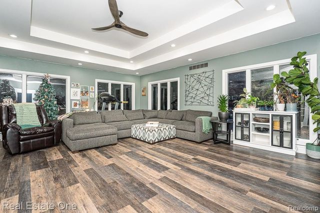 820 Quatro Lane, Leonard Village, MI 48367