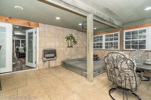 820 Quatro Lane, Leonard Village, MI 48367