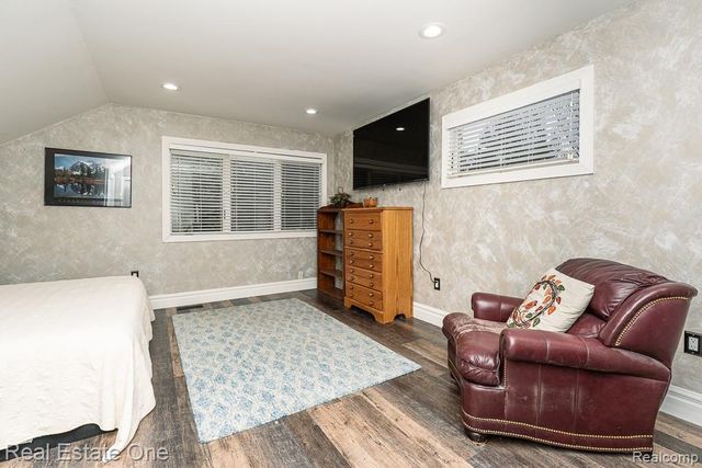 820 Quatro Lane, Leonard Village, MI 48367