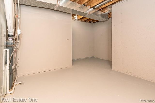 820 Quatro Lane, Leonard Village, MI 48367