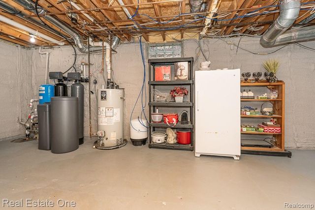 820 Quatro Lane, Leonard Village, MI 48367