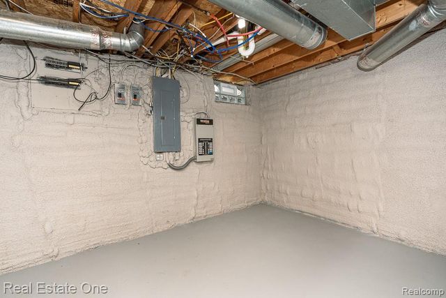 820 Quatro Lane, Leonard Village, MI 48367