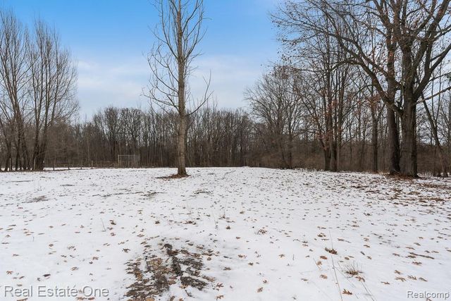 820 Quatro Lane, Leonard Village, MI 48367