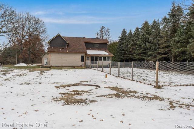 820 Quatro Lane, Leonard Village, MI 48367