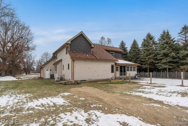 820 Quatro Lane, Leonard Village, MI 48367
