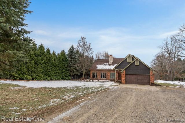 820 Quatro Lane, Leonard Village, MI 48367