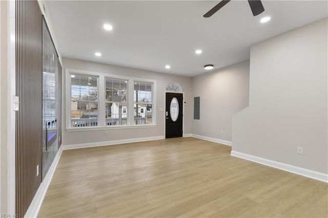 1124 24th ST, Newport News, VA 23607