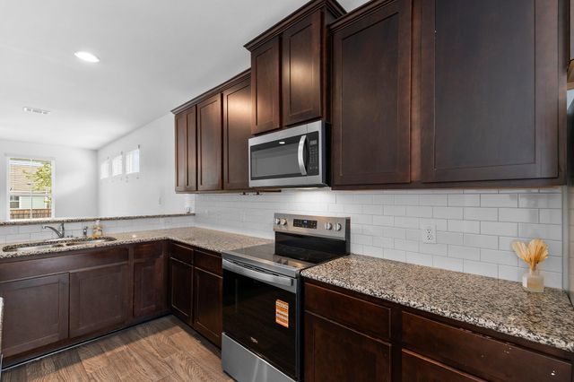 213 Michaelis DR, Leander, TX 78641