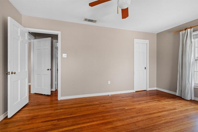 3744 Somerset Lane, Fort Worth, TX 76109