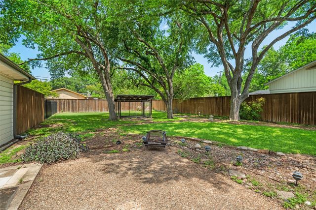 3744 Somerset Lane, Fort Worth, TX 76109