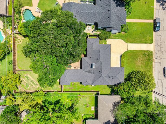 3744 Somerset Lane, Fort Worth, TX 76109