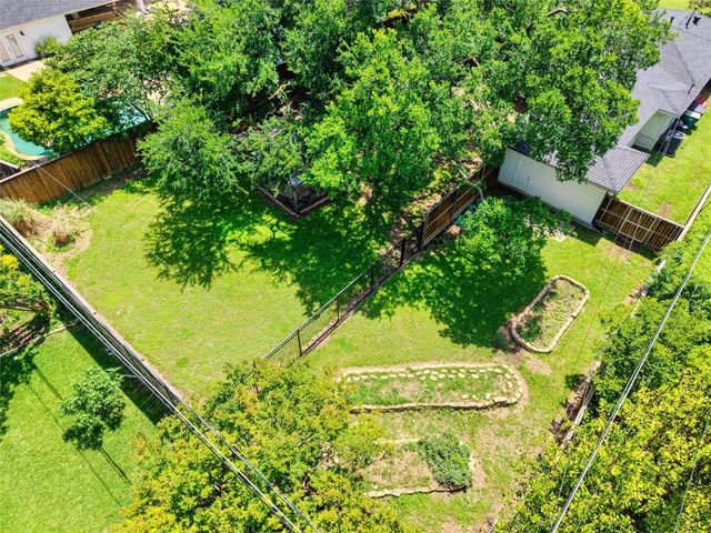 3744 Somerset Lane, Fort Worth, TX 76109