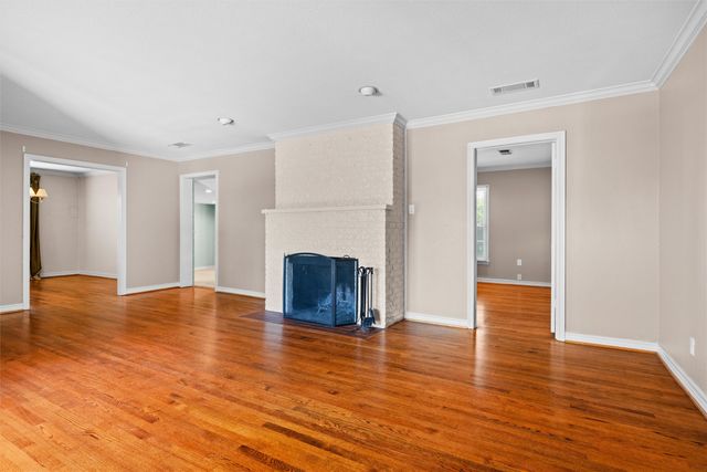 3744 Somerset Lane, Fort Worth, TX 76109