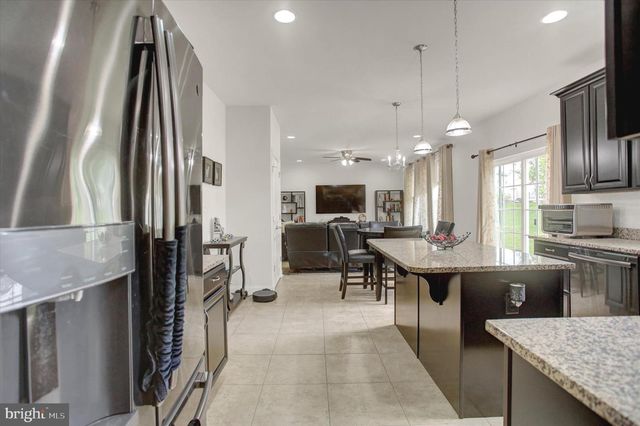 8 TANGLEWOOD DR, Mechanicsburg, PA 17050