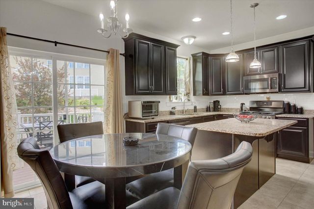8 TANGLEWOOD DR, Mechanicsburg, PA 17050