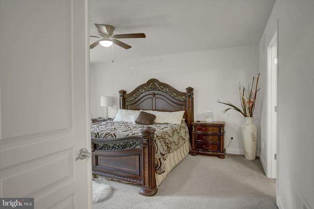 8 TANGLEWOOD DR, Mechanicsburg, PA 17050