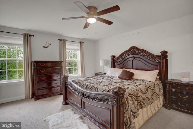 8 TANGLEWOOD DR, Mechanicsburg, PA 17050
