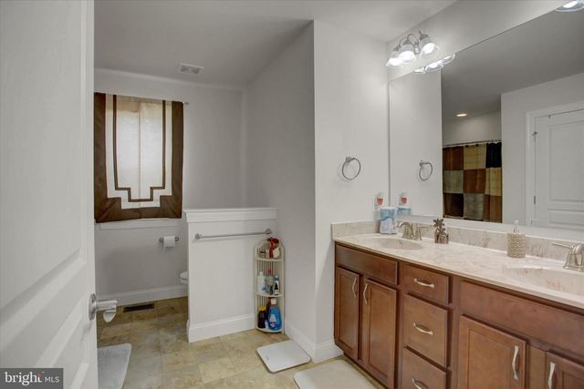 8 TANGLEWOOD DR, Mechanicsburg, PA 17050