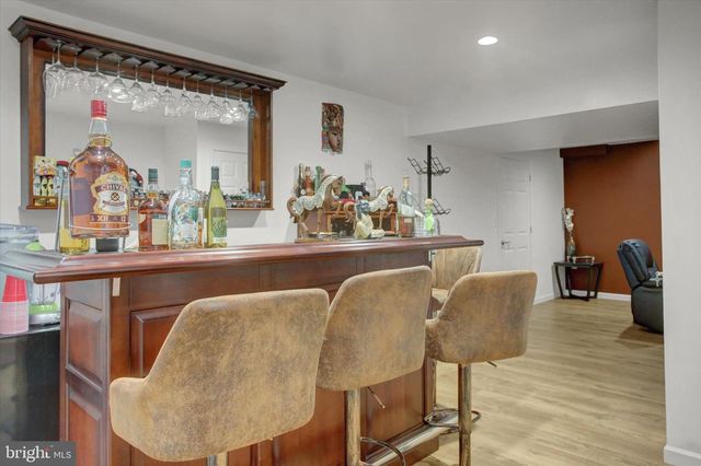 8 TANGLEWOOD DR, Mechanicsburg, PA 17050