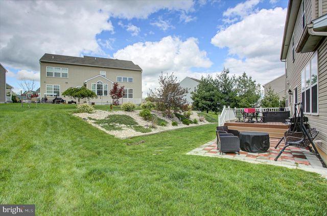 8 TANGLEWOOD DR, Mechanicsburg, PA 17050
