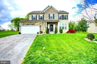 8 TANGLEWOOD DR, Mechanicsburg, PA 17050
