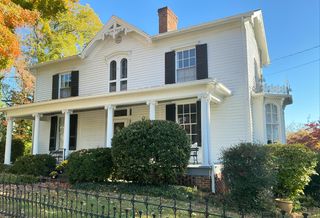 N 220 Broad ST, Salem, VA 24153