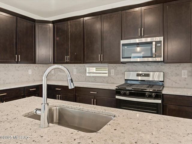 12583 E Remi Drive, Vail, AZ 85641