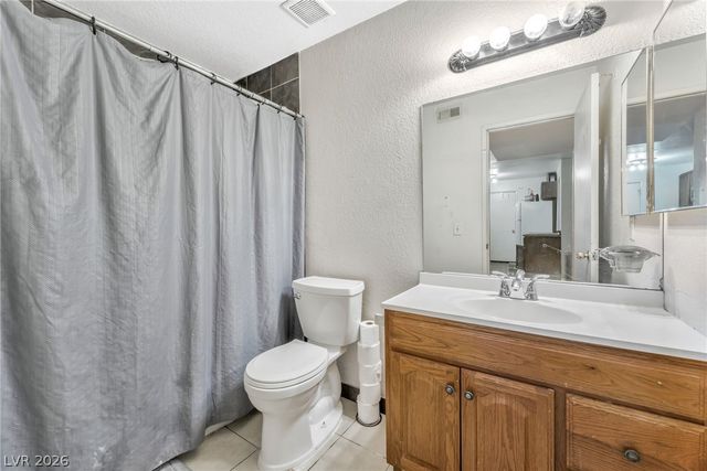 220 Mission Newport Lane 204, Las Vegas, NV 89107