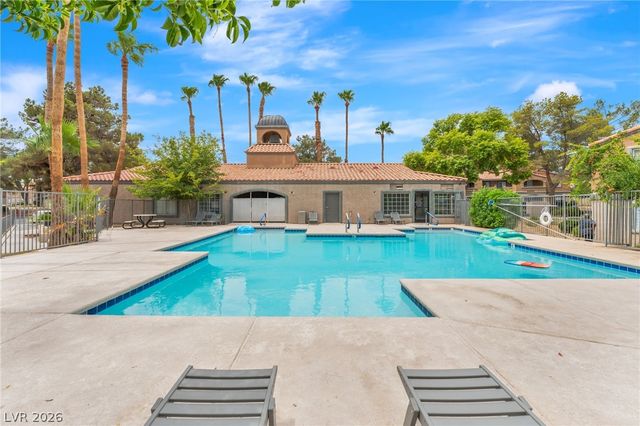 220 Mission Newport Lane 204, Las Vegas, NV 89107