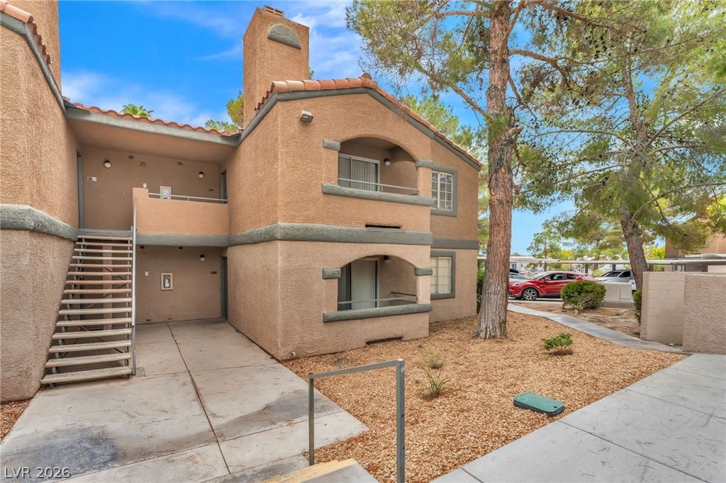 220 Mission Newport Lane 204, Las Vegas, NV 89107
