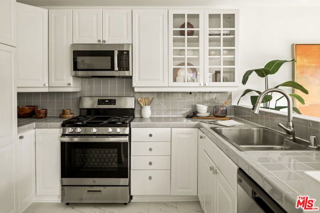 2477 Walnut Avenue, Venice (los Angeles), CA 90291