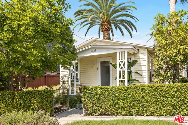 2477 Walnut Avenue, Venice (los Angeles), CA 90291